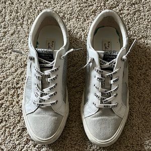 Vintage Havana women’s grande sneaker size 9 in silver Crocco